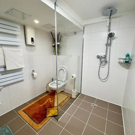Apartment Direkt An Der Sbahn - Dus Messe Und Flughafen Gut Erreichbar *