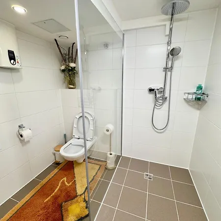 Apartment Direkt An Der Sbahn - Dus Messe Und Flughafen Gut Erreichbar *